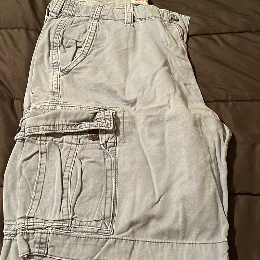 Mens American Eagle cargo shorts size 40